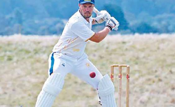 Cricketers sweat under sweltering conditions